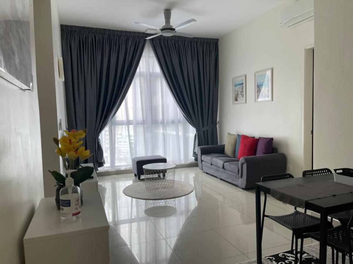 Ioi Conezion Iman'S Home With Pool View Unit Путраджая Екстериор снимка