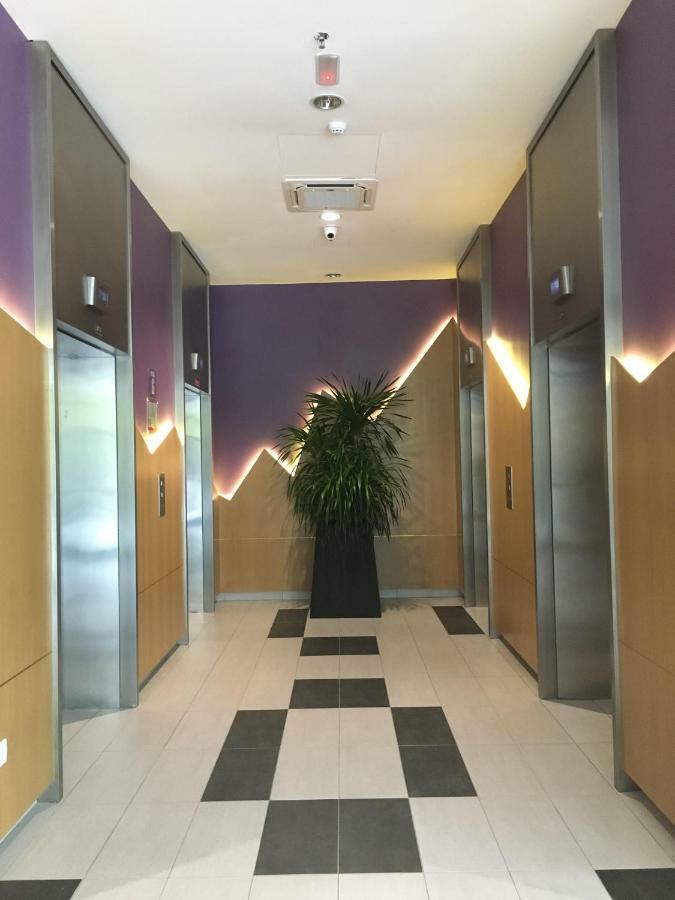 Ioi Conezion Iman'S Home With Pool View Unit Путраджая Екстериор снимка